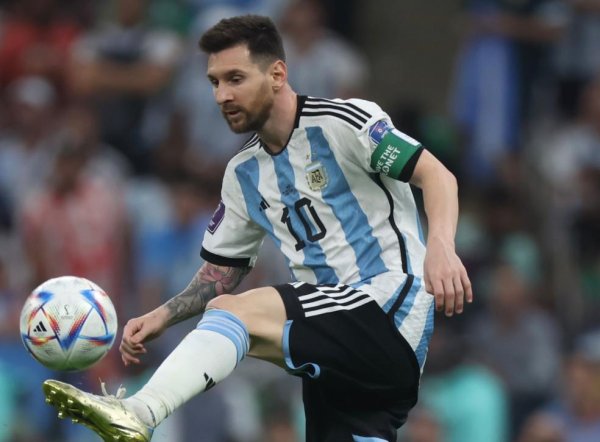 宝尚配资 科莫主席：梅西加盟？那会很有趣，不过我们并没有在引进他